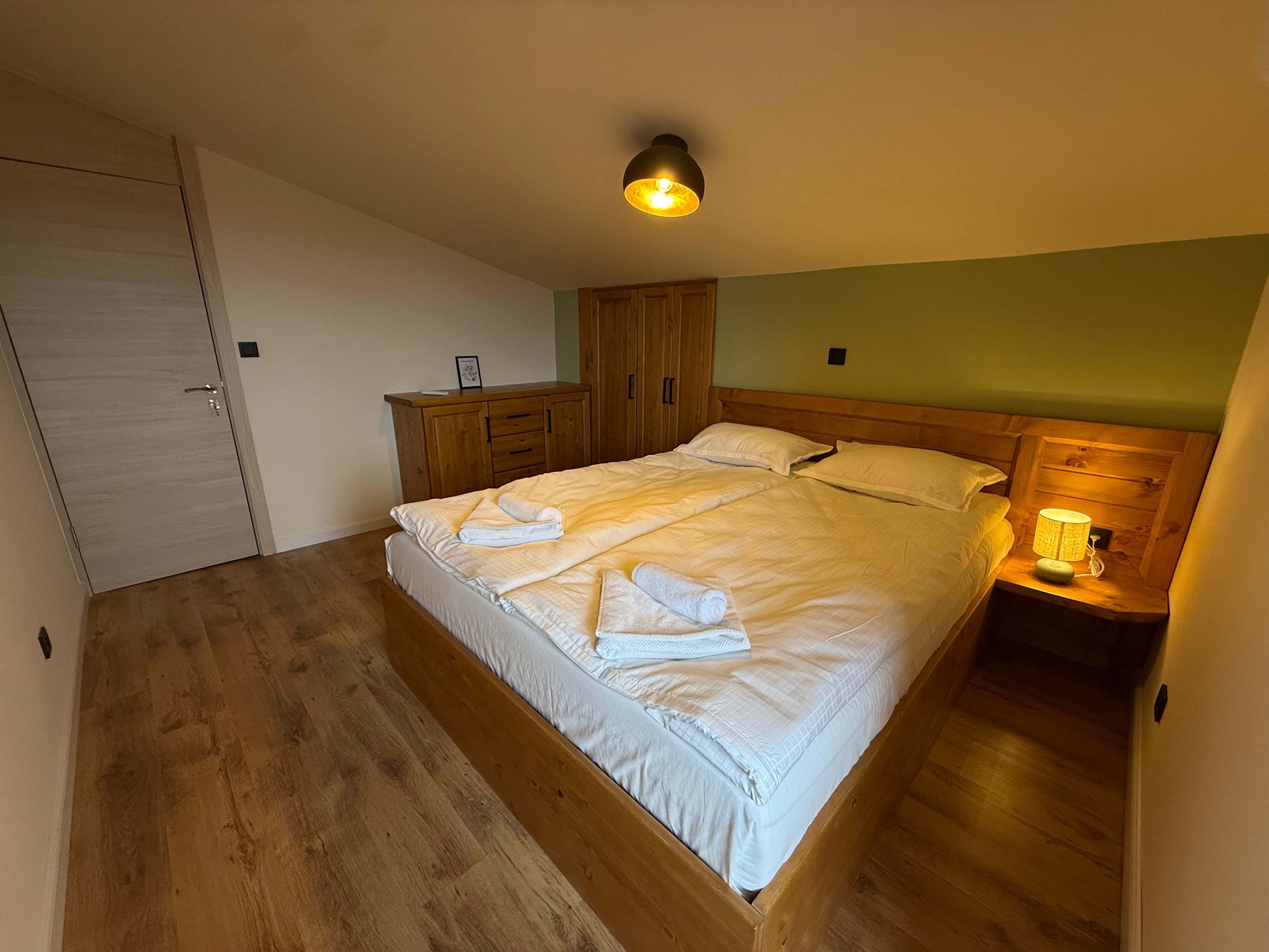 Property gallery — 4