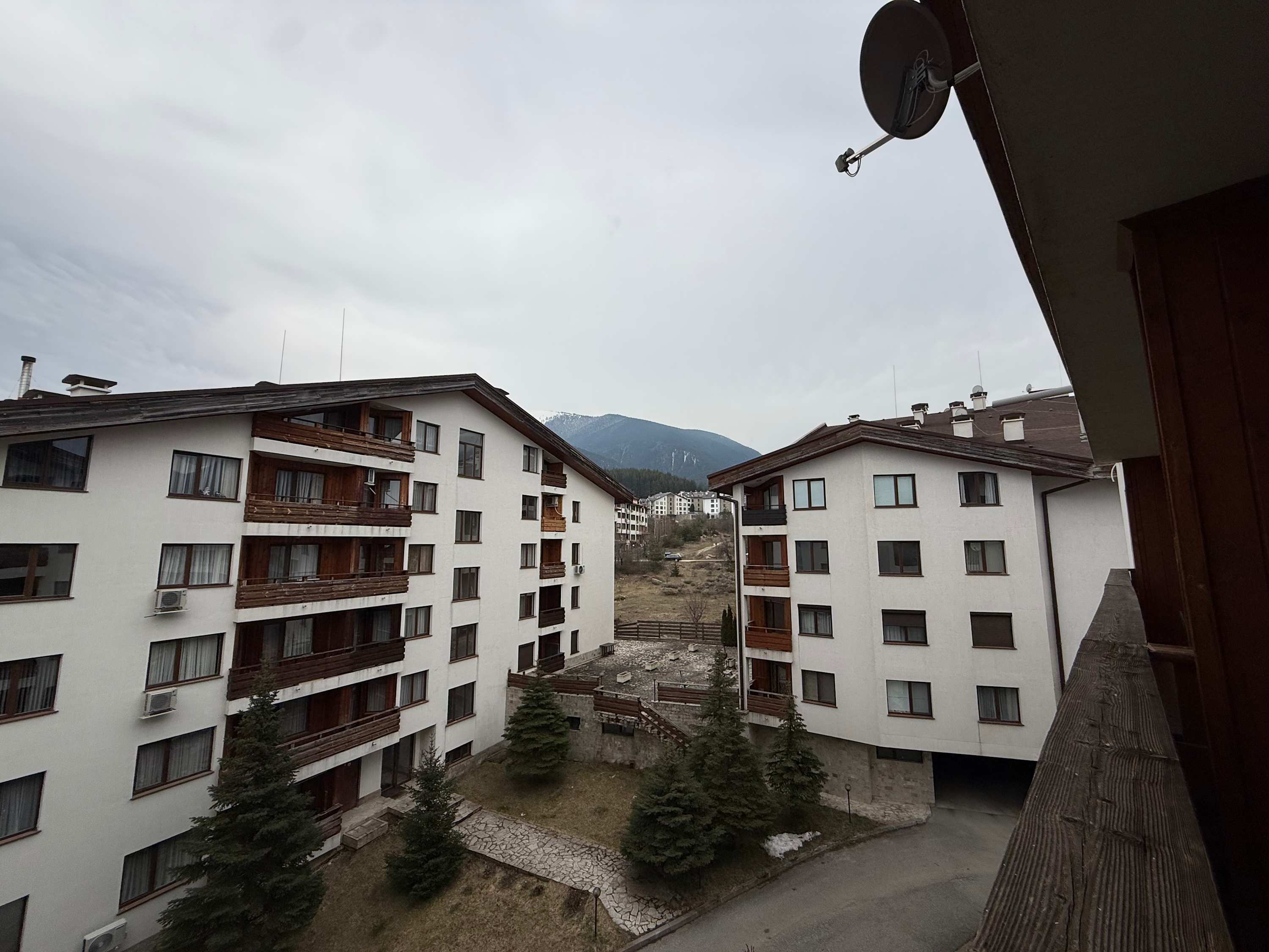 Property gallery — 4
