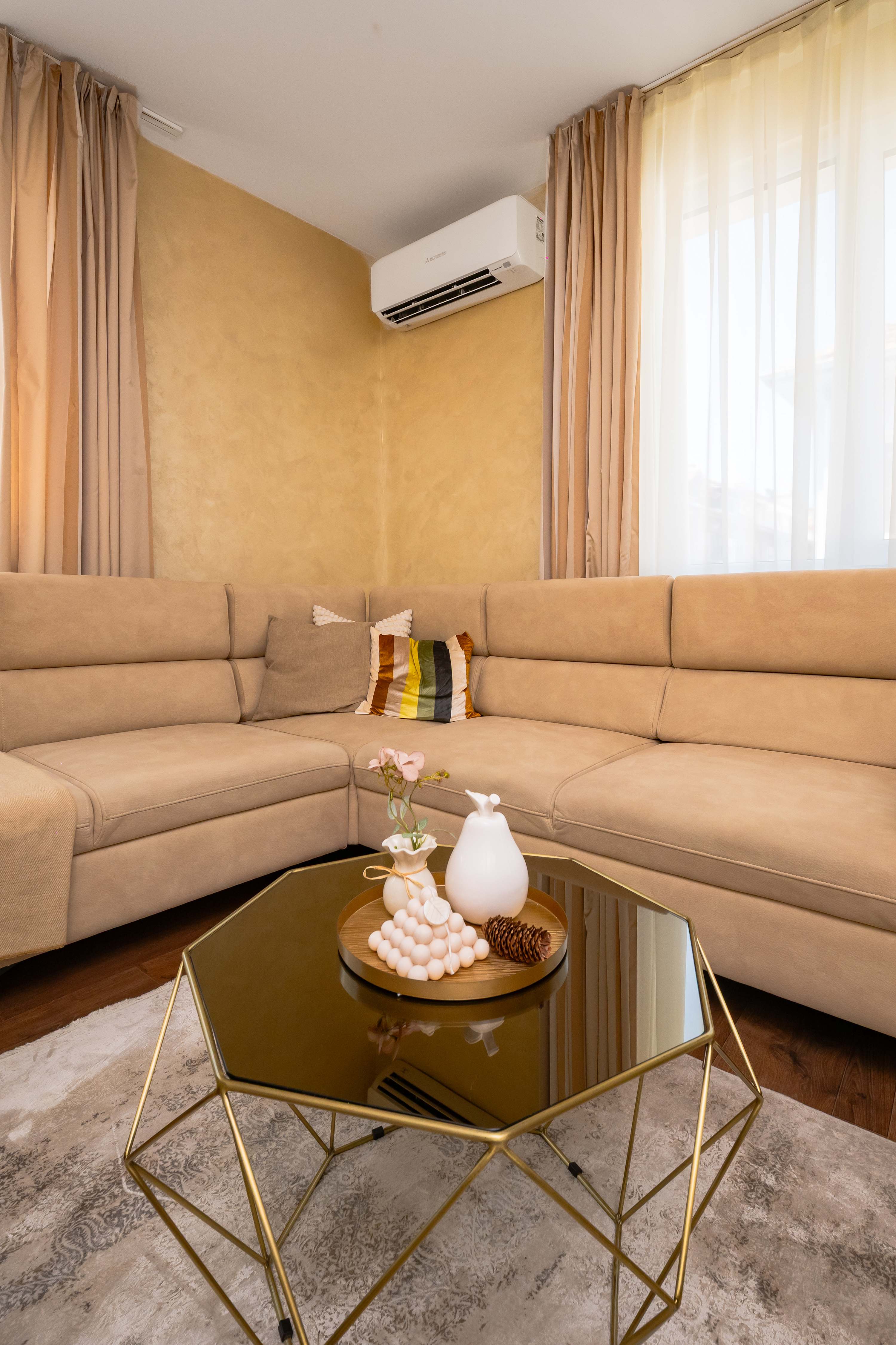 Property gallery — 5